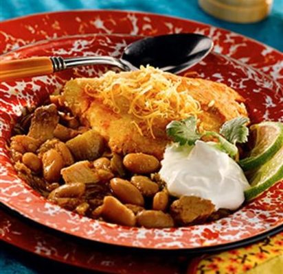 Chicken Chili with Cheesy Hushpuppy Crust